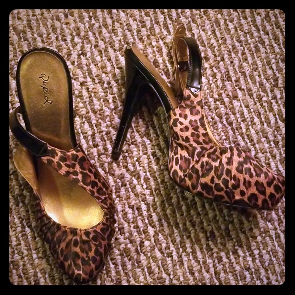 Qupid Size 10 leopard print heels